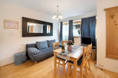 Image de Appartement studio \"Haus Lowe Erdgeschoss Nr. 1\" avec vue sur montagne et terrasse