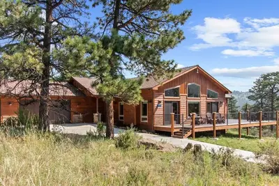 Image de Beautiful Home - Hot Tub & Mountain Views