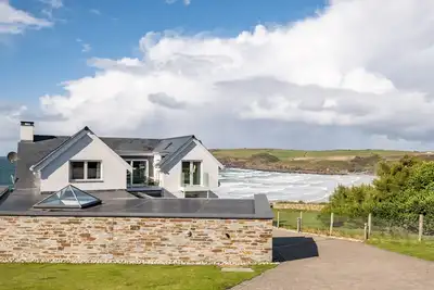 Image de Seascape, pet friendly, luxury holiday cottage, with pool in Polzeath