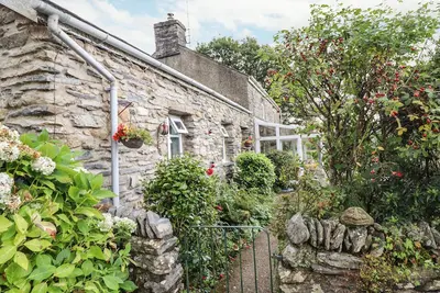 Image de Cwm Caeth Cottage, romantic, with a garden in Beddgelert
