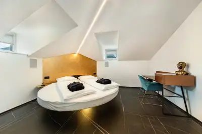 Image de Appartement 'App 304 Palazzo Cavour' avec vue sur la montagne, Wi-Fi et climatisation