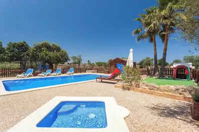 Image de Villa Santa Eulalia avec piscine privée, climatisation et jardin