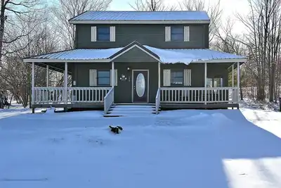 Image de Close to Timberline Mountain! Come visit charming Snoplace Like Home!
