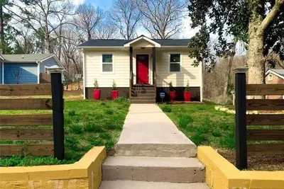 Image de Westside stylish remodeled home minutes from downtown Atl!