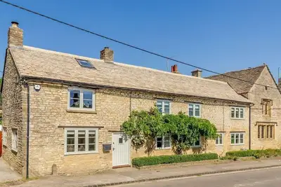 Image de Luxury dog friendly holiday cottage in the Cotswolds with a hot tub - Shaven Cottage