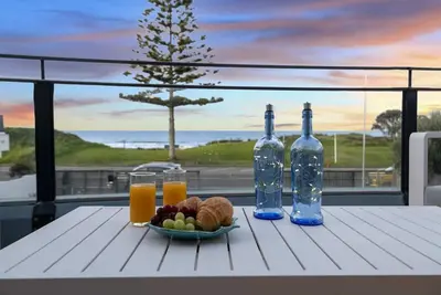 Image de Beachside Blue - Stunning ocean views on Marine Parade