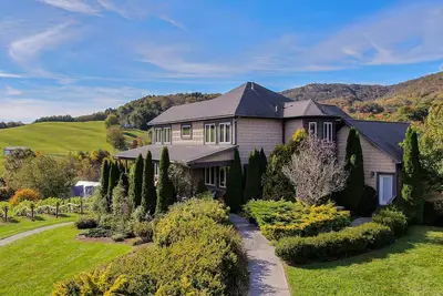 Image de Banner Elk Winery Villa - Luxury Estate on a Beautiful Winery! 10min to downtown, hotub