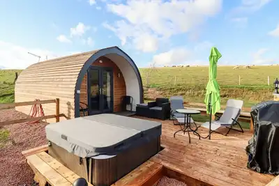 Image de Gander Pod, pet friendly, with hot tub in Clifton Upon Teme