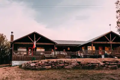 Image de El Castell + El Castellito - on the Llano River [Sleeps 26+]