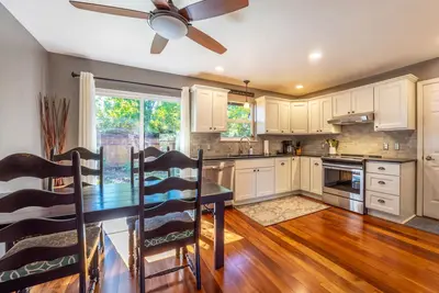 Image de Adorable Remodeled, Quiet, Near Town, Fenced Yard, Pet Friendly