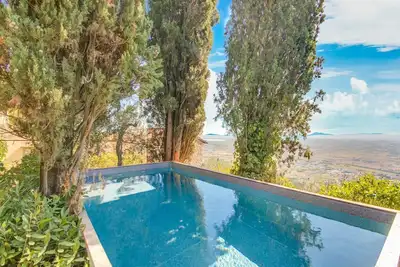 Image de Villa Nigra à Cortona avec une piscine privée