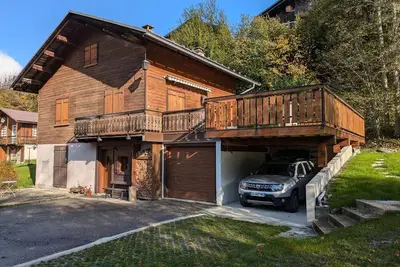 Image de Chalet 3* à Arêches, 100m², 8 pers, 4 ch, Pied des Pistes, Cheminée, Terrasse, Wifi