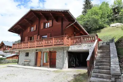 Image de Chalet Familial pour 10 Pers. à Proximité des Pistes et Commerces avec Cheminée et Wifi