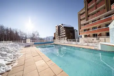 Image de Appartement pour 5 - résidence avec piscine et spa