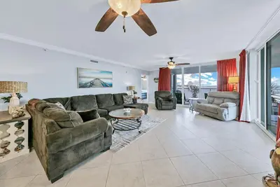 Image de Heron 303-Huge Corner Condo w/ Wrap Around Balcony overlooking Lazy River & Bay!