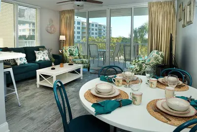 Image de Sandpiper 408--Destin West Bayside Corner Condo W/ Private Deck Off Master