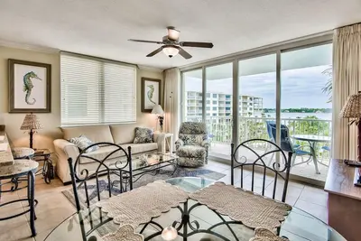 Image de Sandpiper 508-1 Br+Bunkroom Corner Condo with Amazing views of Lazy River and Gulf!