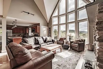 Image de Twin Peaks East- at Sunday River - Rent one unit or both with adjoining access!