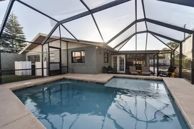 Image de Heated pool, Very Kid and Dog Friendly & steps to the beach
