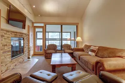 Image de Spacious 2-Bedroom in Heart of Copper Mountain, Next to Lifts, Hot Tub - Mp626