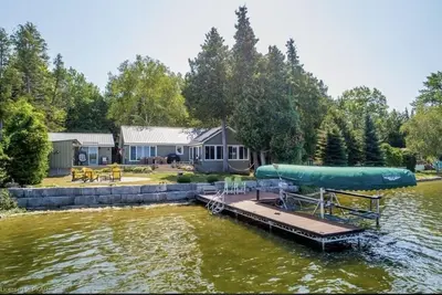 Image de Discounted rates at spacious Kawartha cottage.