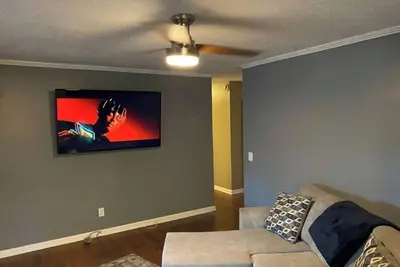 Image de 3 bedroom Near hospital, college’s and shopping!