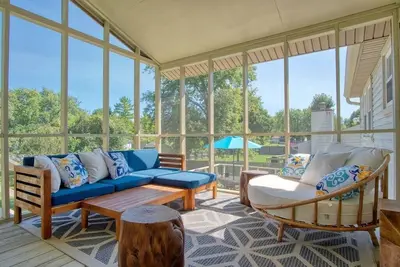 Image de Modern-Sunroom-15min to DwnTwn-Grps-Kids-Firepit