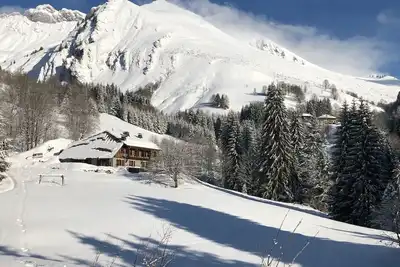 Image de Chalet confortable hors réseau haute montagne - Spa.