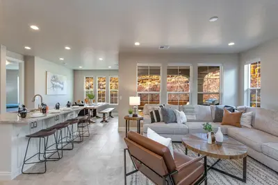 Image de Playtime at Esc 2367 | Gorgeous new home with Bunk Room, Bbq, Foosball, Resort Pool, Slp 19