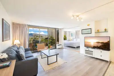 Image de Mountain View Oasis: Steps from Beach + Parking!