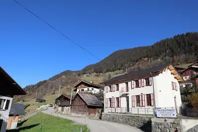 Image de Gîte 15 pers. - Mobilité réduite - Proche Saint-Guérin - Parking, Salle de réunion, Ski room