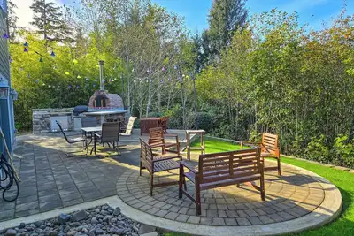 Image de Immaculate newly built home less than 5 minutes to the beach!