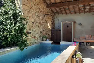 Image de Mas de charme aux portes d'Uzes, 3 chambres, 3 salles de bains, bassin