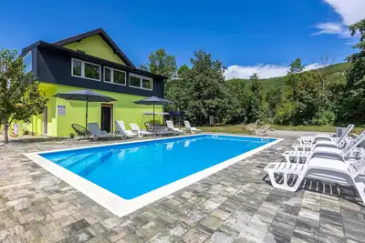 Image de Belle maison Ă Stikada avec sauna