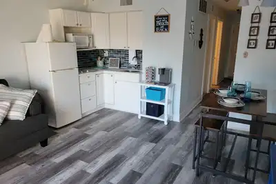 Image de Clean beach style condo on the beach! ! !