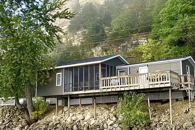 Image de Waterfront River Home