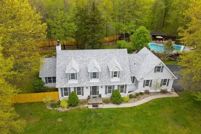 Image de Modern Hudson Valley Oasis - 1. 5hrs from Nyc with heated pool, hot tub, sauna!