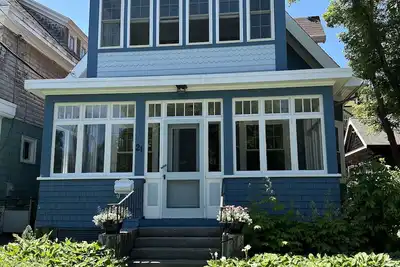 Image de Fully updated home-quiet street right in downtown Bar Harbor-off street parking