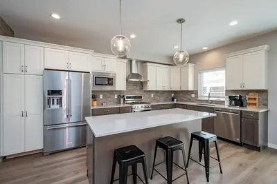 Image de Built in 2021- close to Uihc and Shopping