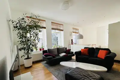 Image de Large and bright city center apartment - vacation apartment