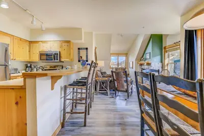Image de Spacious Condo w/ Mountain & River View from Balcony, Close to Mountain House