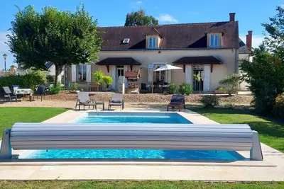 Image de Maison historique, classée 4 étoiles, avec piscine chauffée ( 8 X 4)