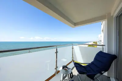 Image de Beachfront Apartment With Panoramic Sea Views