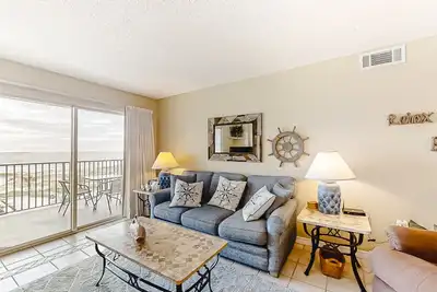 Image de Remodeled Condo w/ Beautiful Gulf View, WiFi, Ac & Shared Pools/Hot Tubs/Tennis