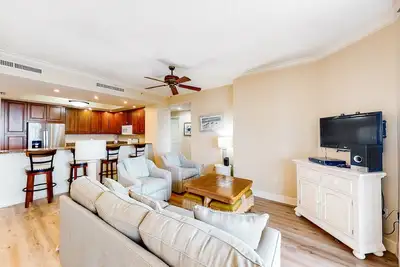 Image de Resort Condo w/ Screened Porch & Shared Pools, Hot Tubs, Beach Club, Golf, Gym