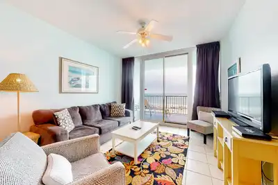 Image de Gulf-Front Condo w/ Shaded Balcony, WiFi, Ac & Shared Pools/Hot Tubs/Sauna