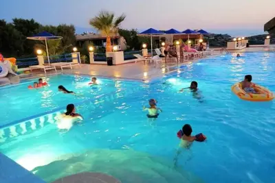 Image de Zorbas Beach Village Hotel
