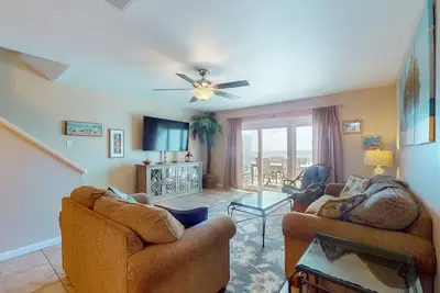Image de Gulf-Front Condo w/Balcony, W/D, Central A/C, Shared Pool, & Incredible Views