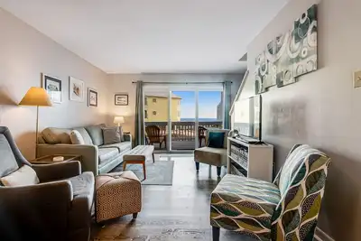 Image de Recently Remodeled Condo w/Private Deck, Shared Outdoor Pool, Central Ac, WiFi