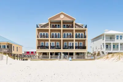 Image de Beachfront, dog-friendly home with private pool, sundeck, and elevator